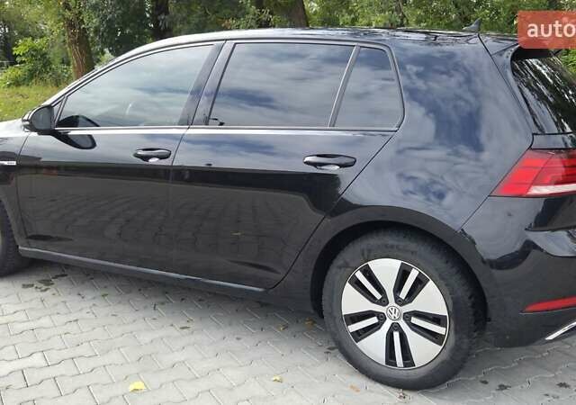 Черный Фольксваген e-Golf, объемом двигателя 0 л и пробегом 180 тыс. км за 12600 $, фото 1 на Automoto.ua