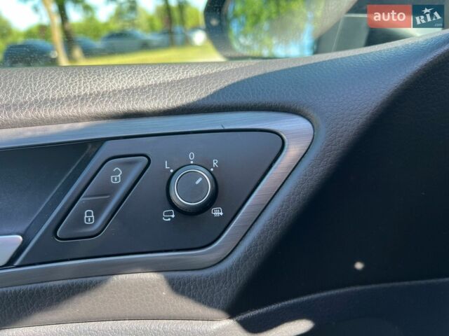 Чорний Фольксваген e-Golf, об'ємом двигуна 0 л та пробігом 120 тис. км за 12400 $, фото 13 на Automoto.ua