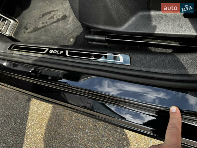 Черный Фольксваген e-Golf, объемом двигателя 0 л и пробегом 125 тыс. км за 16000 $, фото 42 на Automoto.ua