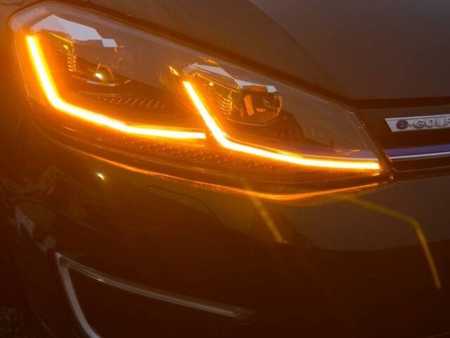 Черный Фольксваген e-Golf, объемом двигателя 0 л и пробегом 0 тыс. км за 15600 $, фото 55 на Automoto.ua