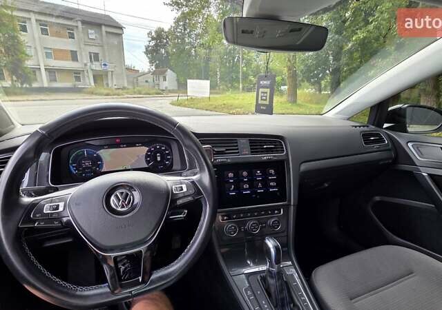 Черный Фольксваген e-Golf, объемом двигателя 0 л и пробегом 180 тыс. км за 12600 $, фото 10 на Automoto.ua