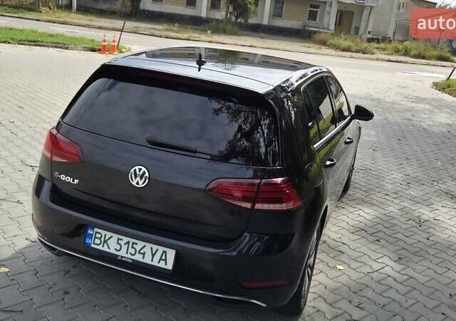 Черный Фольксваген e-Golf, объемом двигателя 0 л и пробегом 180 тыс. км за 12600 $, фото 6 на Automoto.ua