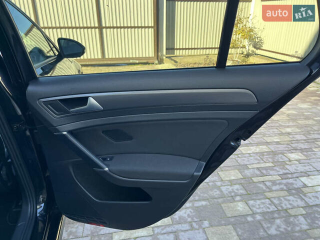 Чорний Фольксваген e-Golf, об'ємом двигуна 0 л та пробігом 51 тис. км за 13700 $, фото 18 на Automoto.ua