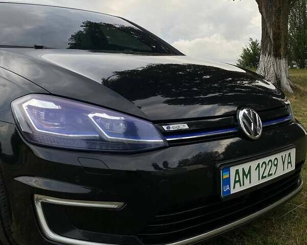 Черный Фольксваген e-Golf, объемом двигателя 0 л и пробегом 224 тыс. км за 12000 $, фото 1 на Automoto.ua