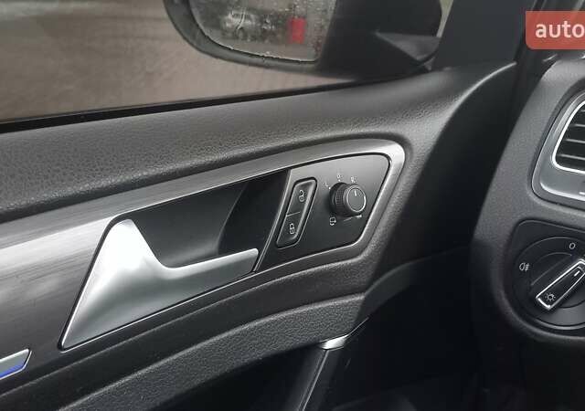 Черный Фольксваген e-Golf, объемом двигателя 0 л и пробегом 190 тыс. км за 12700 $, фото 11 на Automoto.ua