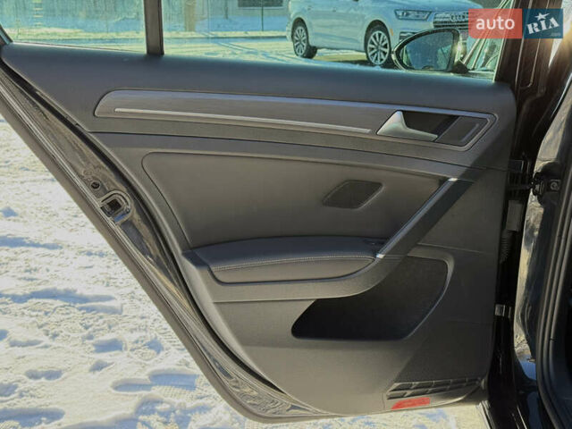 Черный Фольксваген e-Golf, объемом двигателя 0 л и пробегом 114 тыс. км за 12750 $, фото 45 на Automoto.ua