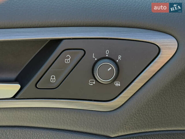 Черный Фольксваген e-Golf, объемом двигателя 0 л и пробегом 114 тыс. км за 12750 $, фото 21 на Automoto.ua