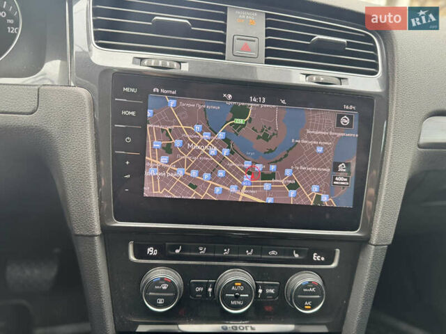 Черный Фольксваген e-Golf, объемом двигателя 0 л и пробегом 126 тыс. км за 12700 $, фото 11 на Automoto.ua