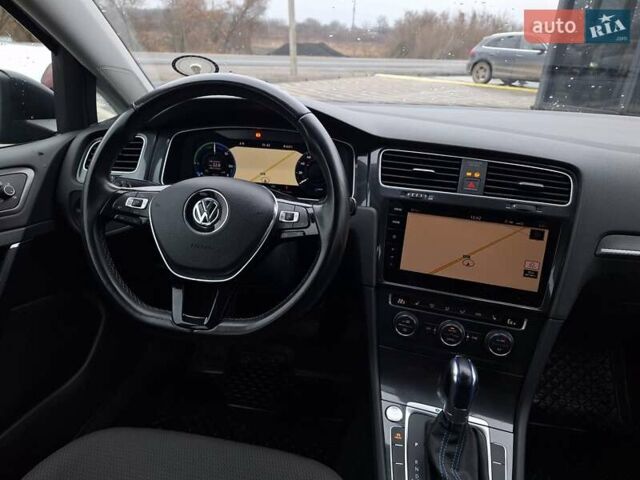 Чорний Фольксваген e-Golf, об'ємом двигуна 0 л та пробігом 140 тис. км за 11800 $, фото 23 на Automoto.ua