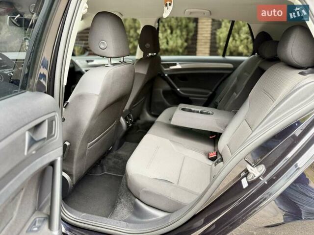 Чорний Фольксваген e-Golf, об'ємом двигуна 0 л та пробігом 87 тис. км за 12200 $, фото 33 на Automoto.ua