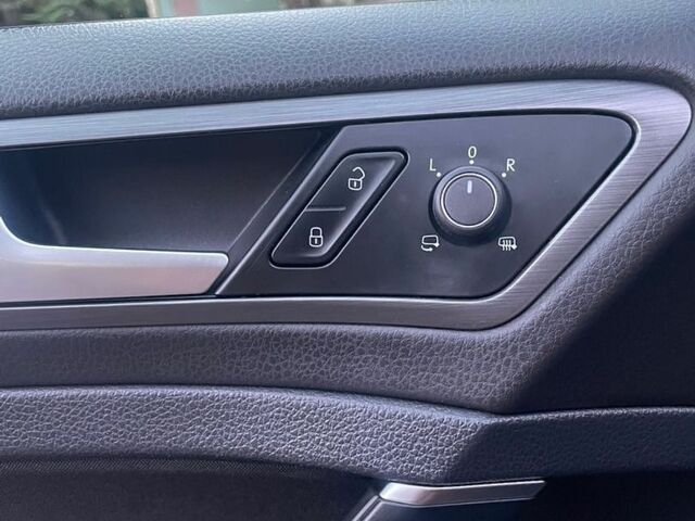 Чорний Фольксваген e-Golf, об'ємом двигуна 0 л та пробігом 143 тис. км за 13100 $, фото 20 на Automoto.ua