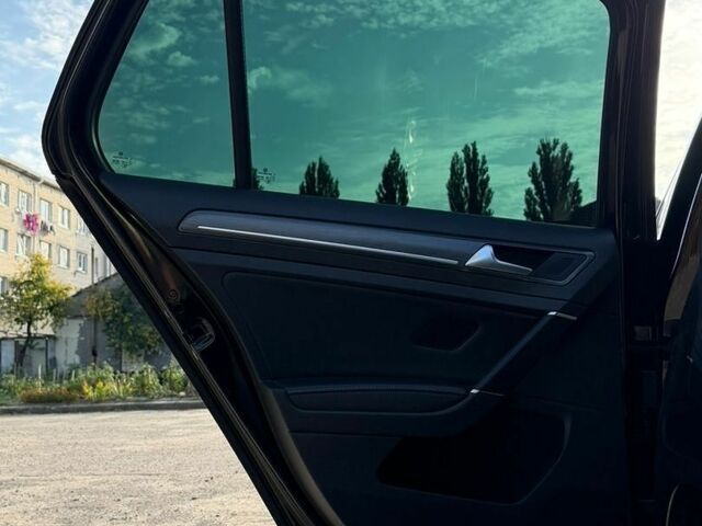 Чорний Фольксваген e-Golf, об'ємом двигуна 0 л та пробігом 194 тис. км за 13100 $, фото 32 на Automoto.ua
