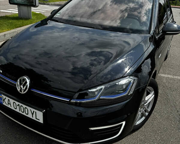 Черный Фольксваген e-Golf, объемом двигателя 0 л и пробегом 125 тыс. км за 16000 $, фото 1 на Automoto.ua