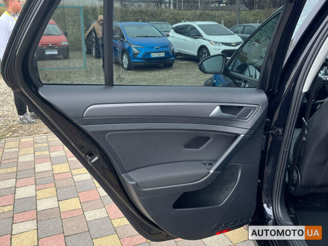 Черный Фольксваген e-Golf, объемом двигателя 36 л и пробегом 41 тыс. км за 14000 $, фото 13 на Automoto.ua
