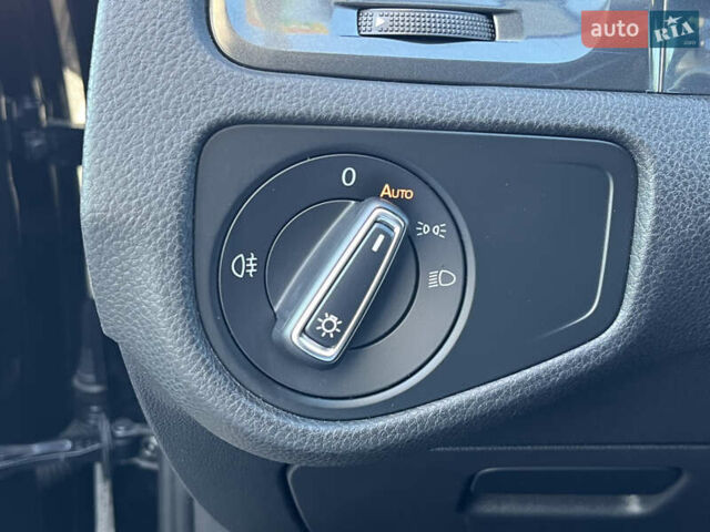 Чорний Фольксваген e-Golf, об'ємом двигуна 0 л та пробігом 51 тис. км за 13700 $, фото 22 на Automoto.ua