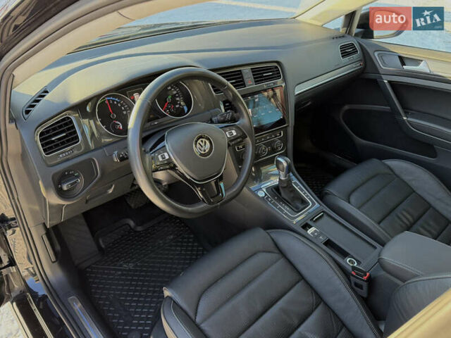 Черный Фольксваген e-Golf, объемом двигателя 0 л и пробегом 114 тыс. км за 12750 $, фото 13 на Automoto.ua