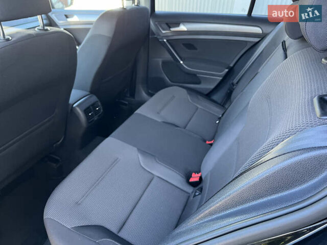 Чорний Фольксваген e-Golf, об'ємом двигуна 0 л та пробігом 51 тис. км за 13700 $, фото 29 на Automoto.ua