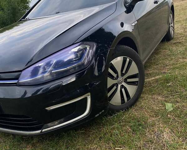 Черный Фольксваген e-Golf, объемом двигателя 0 л и пробегом 224 тыс. км за 12000 $, фото 3 на Automoto.ua