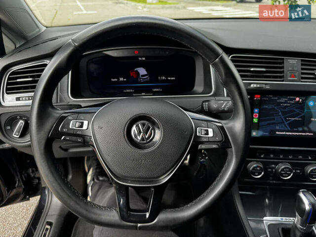 Черный Фольксваген e-Golf, объемом двигателя 0 л и пробегом 125 тыс. км за 16000 $, фото 23 на Automoto.ua