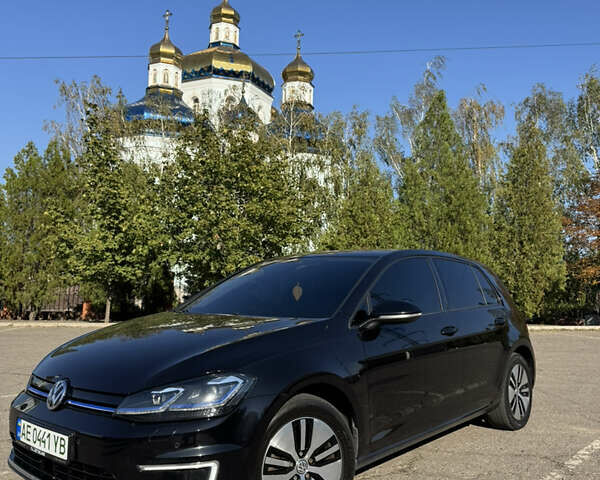 Черный Фольксваген e-Golf, объемом двигателя 0 л и пробегом 69 тыс. км за 13399 $, фото 1 на Automoto.ua