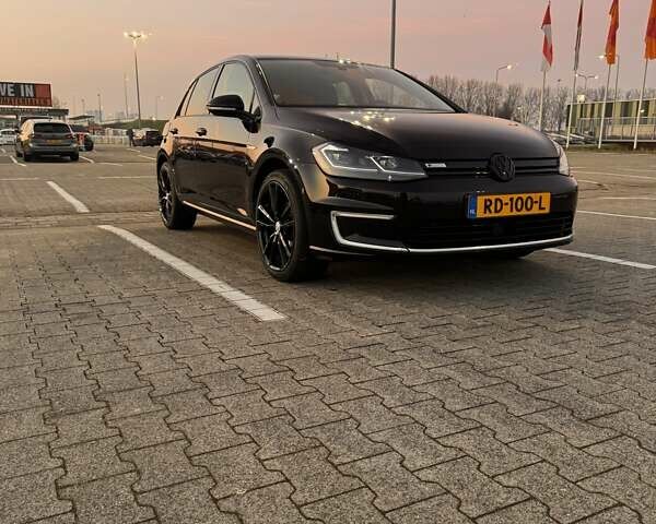 Чорний Фольксваген e-Golf, об'ємом двигуна 0 л та пробігом 166 тис. км за 14597 $, фото 6 на Automoto.ua