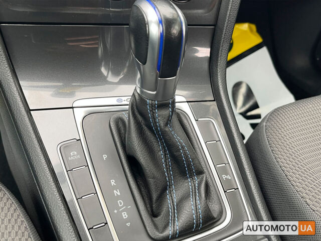 Черный Фольксваген e-Golf, объемом двигателя 36 л и пробегом 41 тыс. км за 14000 $, фото 17 на Automoto.ua