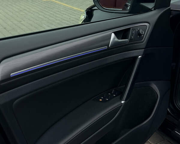 Чорний Фольксваген e-Golf, об'ємом двигуна 0 л та пробігом 141 тис. км за 15000 $, фото 10 на Automoto.ua