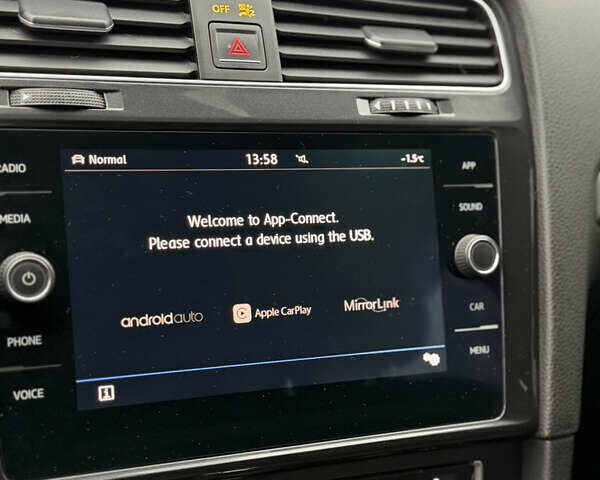 Черный Фольксваген e-Golf, объемом двигателя 0 л и пробегом 135 тыс. км за 12400 $, фото 14 на Automoto.ua