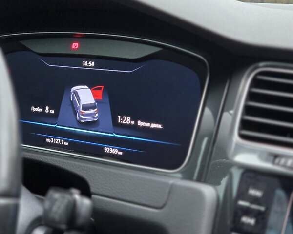 Черный Фольксваген e-Golf, объемом двигателя 0 л и пробегом 92 тыс. км за 17000 $, фото 19 на Automoto.ua