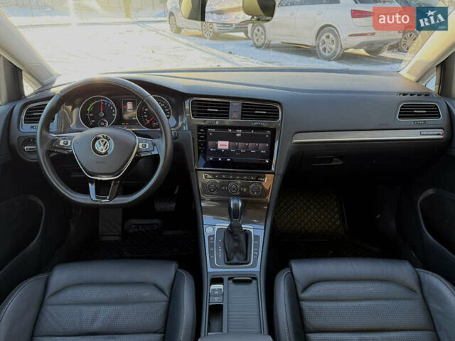 Черный Фольксваген e-Golf, объемом двигателя 0 л и пробегом 114 тыс. км за 12750 $, фото 15 на Automoto.ua