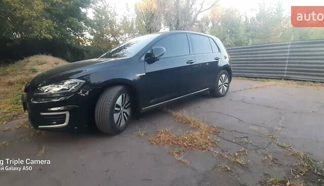 Черный Фольксваген e-Golf, объемом двигателя 0 л и пробегом 166 тыс. км за 12700 $, фото 1 на Automoto.ua