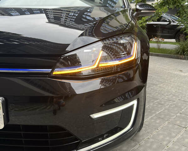Черный Фольксваген e-Golf, объемом двигателя 0 л и пробегом 142 тыс. км за 13200 $, фото 13 на Automoto.ua