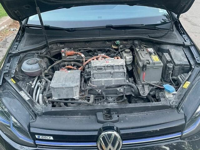 Чорний Фольксваген e-Golf, об'ємом двигуна 0 л та пробігом 143 тис. км за 13100 $, фото 24 на Automoto.ua
