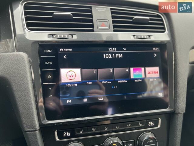 Чорний Фольксваген e-Golf, об'ємом двигуна 0 л та пробігом 200 тис. км за 15450 $, фото 36 на Automoto.ua