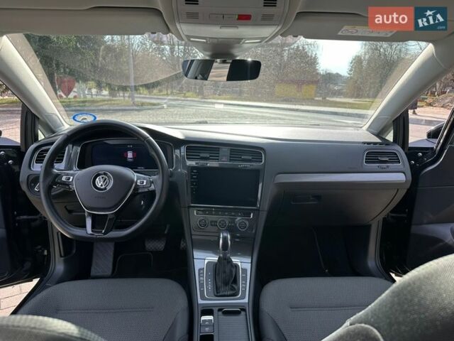 Чорний Фольксваген e-Golf, об'ємом двигуна 0 л та пробігом 133 тис. км за 12150 $, фото 72 на Automoto.ua