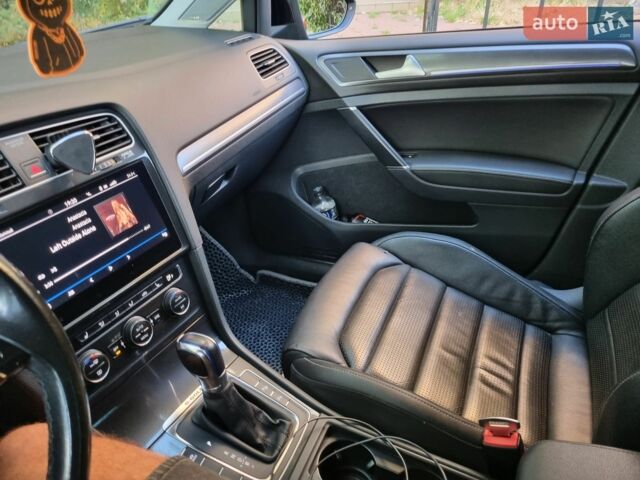 Чорний Фольксваген e-Golf, об'ємом двигуна 0 л та пробігом 200 тис. км за 14000 $, фото 13 на Automoto.ua