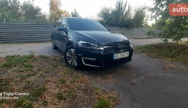 Черный Фольксваген e-Golf, объемом двигателя 0 л и пробегом 166 тыс. км за 12700 $, фото 7 на Automoto.ua