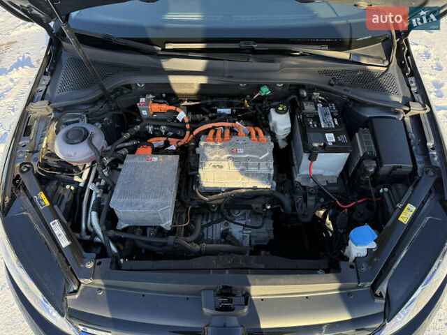 Черный Фольксваген e-Golf, объемом двигателя 0 л и пробегом 114 тыс. км за 12750 $, фото 12 на Automoto.ua