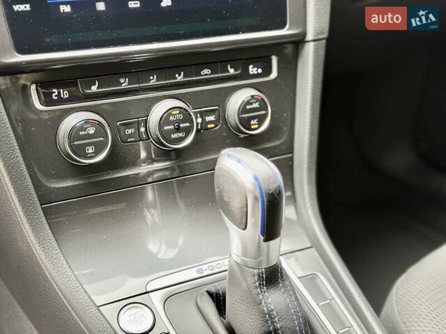 Чорний Фольксваген e-Golf, об'ємом двигуна 0 л та пробігом 87 тис. км за 12200 $, фото 23 на Automoto.ua