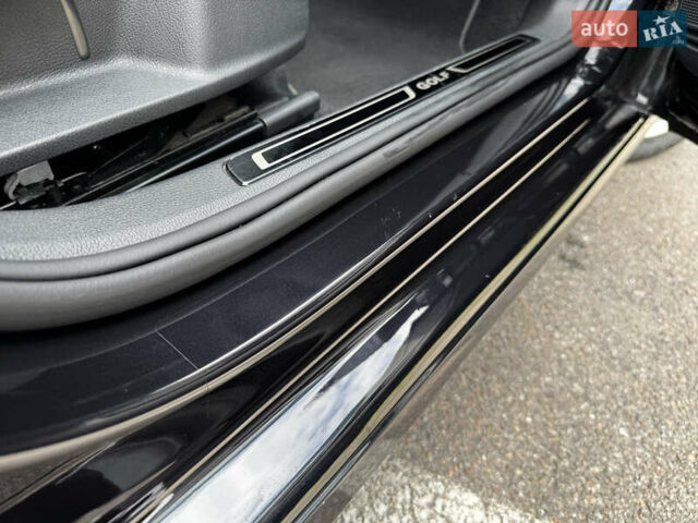 Черный Фольксваген e-Golf, объемом двигателя 0 л и пробегом 125 тыс. км за 16000 $, фото 43 на Automoto.ua