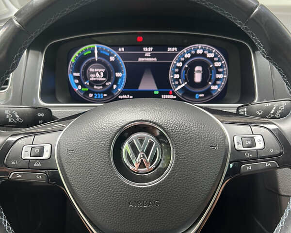 Черный Фольксваген e-Golf, объемом двигателя 0 л и пробегом 142 тыс. км за 13200 $, фото 29 на Automoto.ua