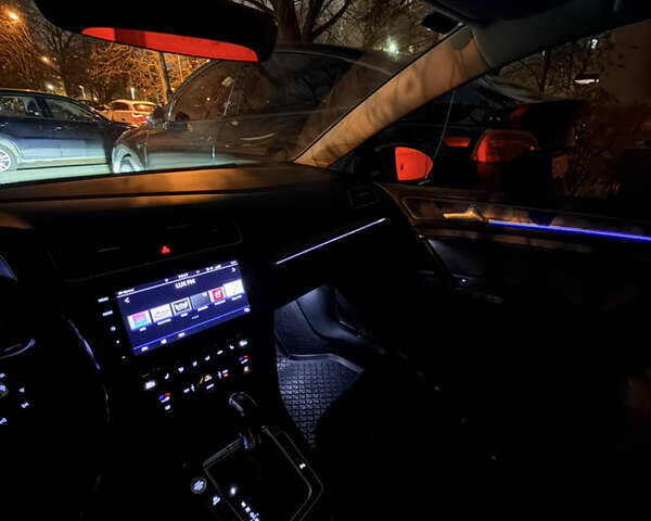 Чорний Фольксваген e-Golf, об'ємом двигуна 0 л та пробігом 141 тис. км за 15000 $, фото 23 на Automoto.ua