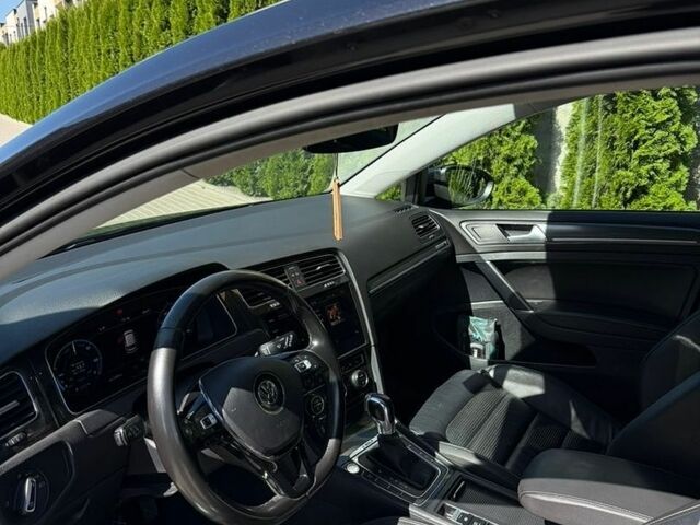Черный Фольксваген e-Golf, объемом двигателя 0 л и пробегом 194 тыс. км за 12300 $, фото 7 на Automoto.ua