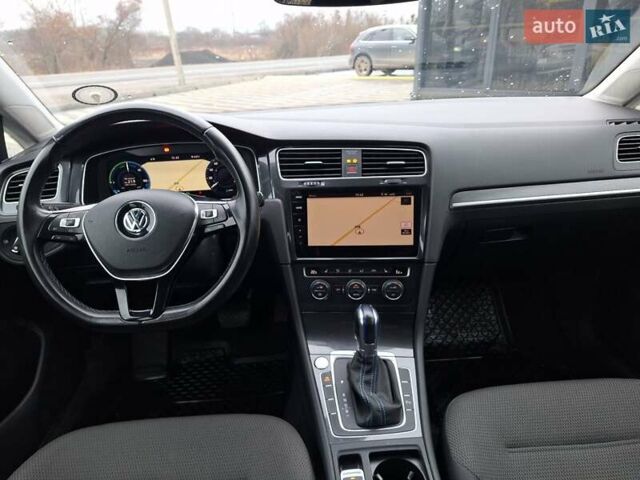 Чорний Фольксваген e-Golf, об'ємом двигуна 0 л та пробігом 140 тис. км за 11800 $, фото 22 на Automoto.ua