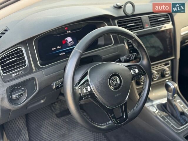 Черный Фольксваген e-Golf, объемом двигателя 0 л и пробегом 159 тыс. км за 12550 $, фото 21 на Automoto.ua