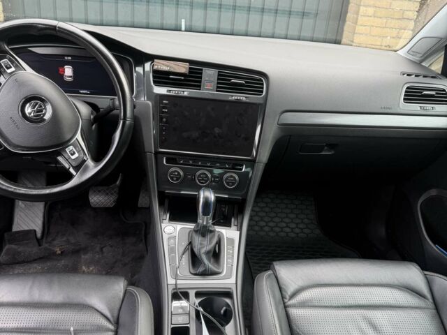 Чорний Фольксваген e-Golf, об'ємом двигуна 0 л та пробігом 166 тис. км за 12801 $, фото 11 на Automoto.ua