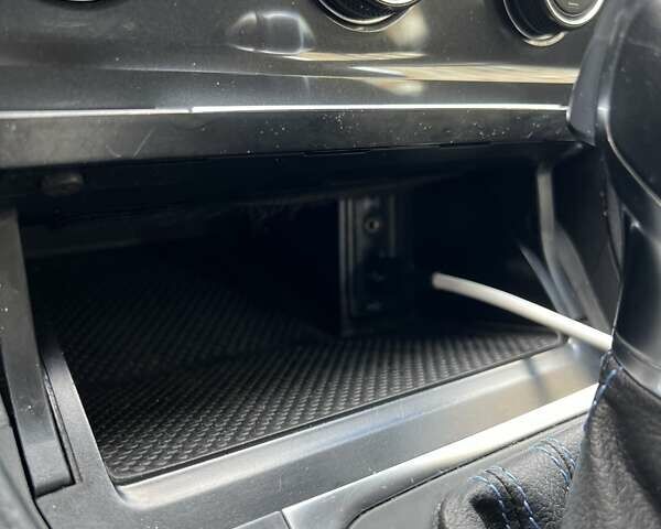 Черный Фольксваген e-Golf, объемом двигателя 0 л и пробегом 200 тыс. км за 15450 $, фото 8 на Automoto.ua