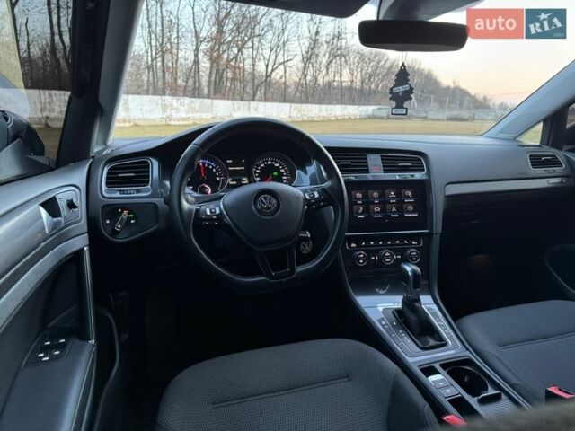 Черный Фольксваген e-Golf, объемом двигателя 0 л и пробегом 130 тыс. км за 10900 $, фото 13 на Automoto.ua