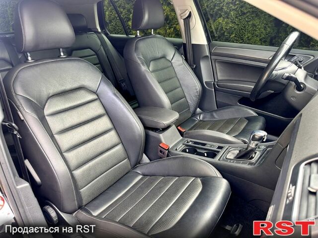 Черный Фольксваген e-Golf, объемом двигателя 0 л и пробегом 80 тыс. км за 12900 $, фото 6 на Automoto.ua