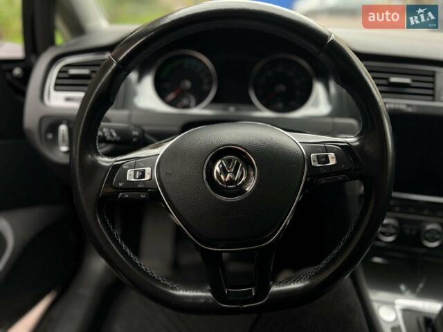 Чорний Фольксваген e-Golf, об'ємом двигуна 0 л та пробігом 200 тис. км за 15450 $, фото 24 на Automoto.ua